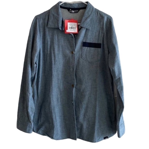 The North Face Size Medium Button Down Shirt. - Picture 2 of 11